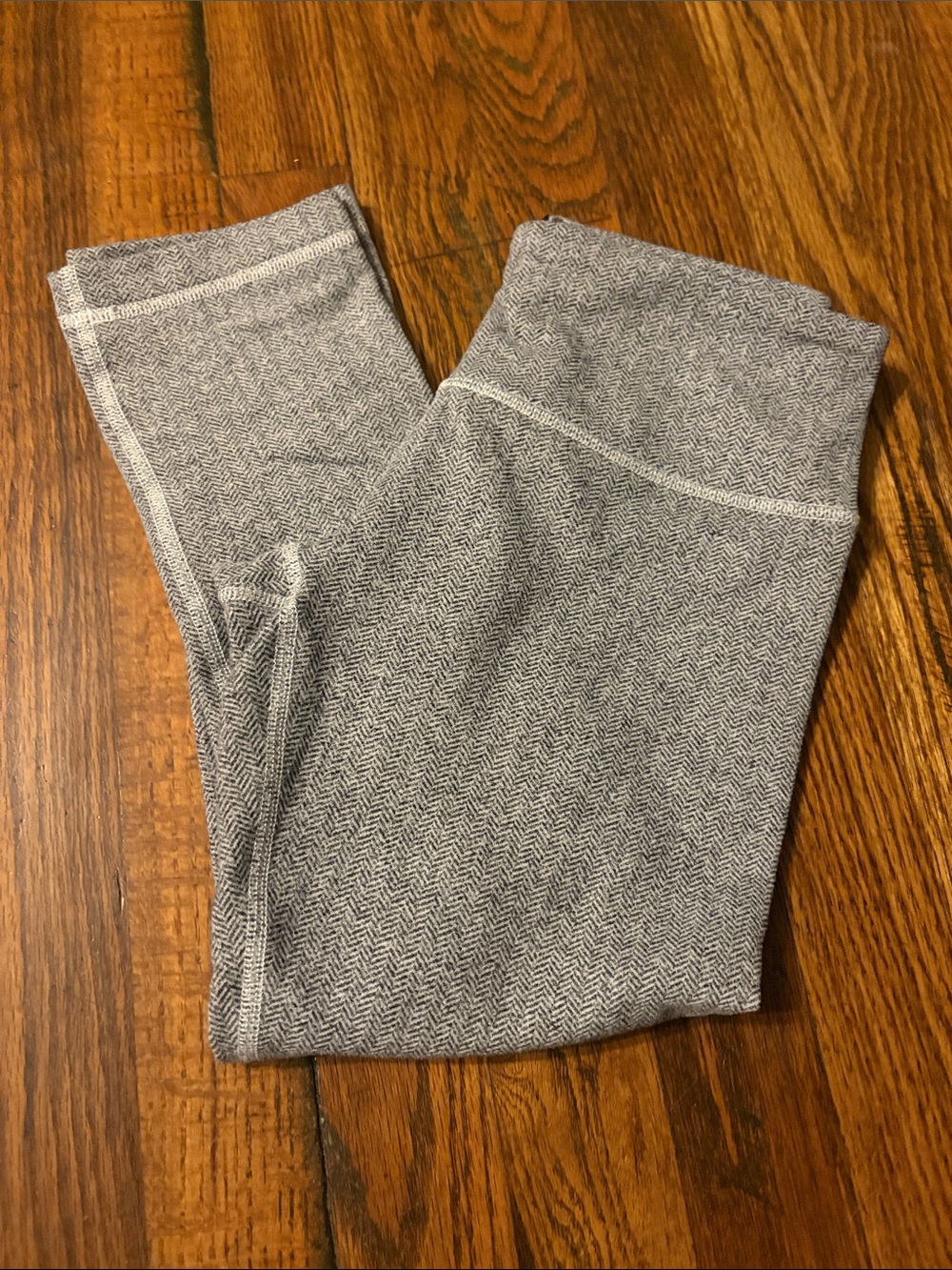 🎉Lululemon athletica Gray Cropped Leggings!